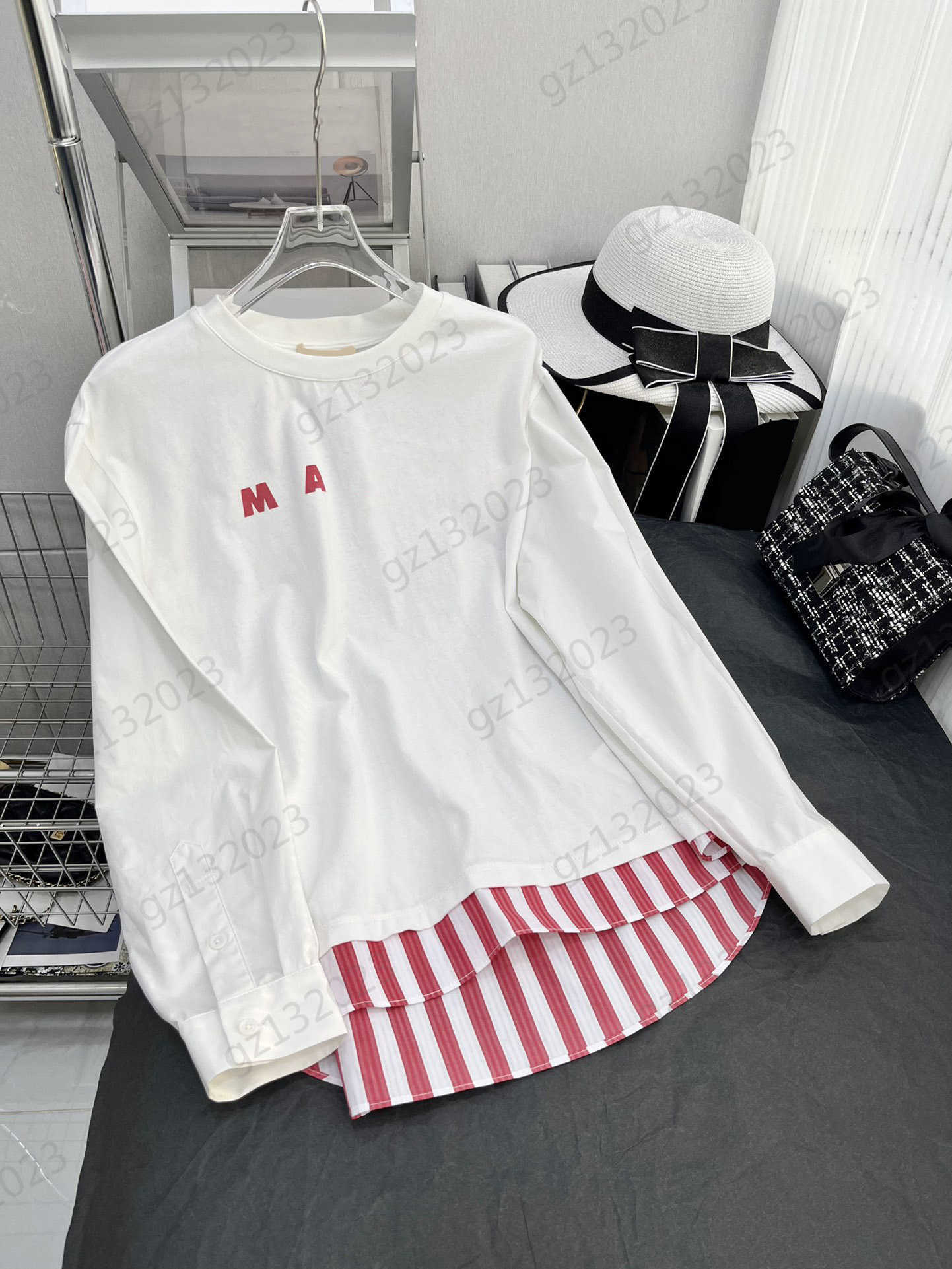 Long Sleeve T-shirts Front Print Crewneck Pullover T-shirt Spliced Curved Striped Hem Fake Two Pieces Shirt Sleeves Tops T-shirts For Women
Long Sleeve T-shirts Front Print Crewneck Pullover T-shirt Spliced Curved Striped Hem Fake Two Pieces Shirt Sleeves Tops T-shirts For Women