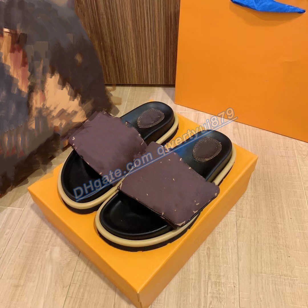 qwertyui879 Slippers LUXURY L Designer Men Women Slippers Sandal Embossed Printing Pillow Hook Loop Slipper Mule Summer Flat Heel Slides Flip Flops Beach 020323H, Army green
qwertyui879 Slippers LUXURY L Designer Men Women Slippers Sandal Embossed Printing Pillow Hook Loop Slipper Mule Summer Flat Heel Slides Flip Flops Beach 020323H, Army green
