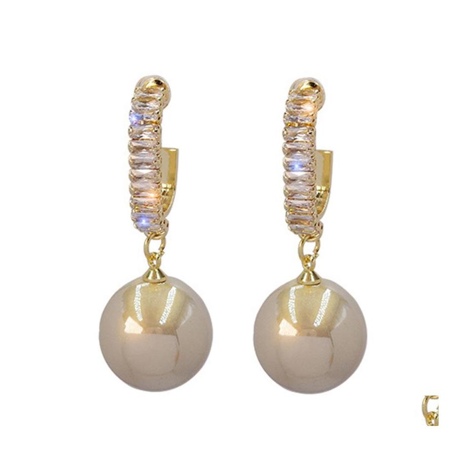 Charm Fashion Creative 925 Sier Needle Zircon Pearl Simple Earrings Versatile Retro Design Party Gifts Drop Delivery Jewelry Dhzjc
Charm Fashion Creative 925 Sier Needle Zircon Pearl Simple Earrings Versatile Retro Design Party Gifts Drop Delivery Jewelry Dhzjc