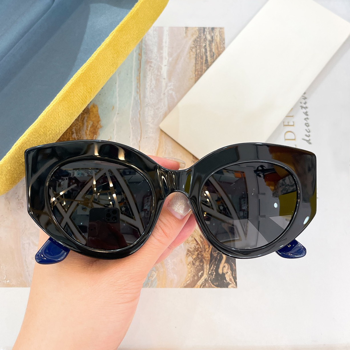 0275 Black Multicolor Grey Sunglasses for Women Big Glasses Frame Cat Eye Sunnies Sonnenbrille gafa de sol Sun Shades UV400 Eyewear with Box
0275 Black Multicolor Grey Sunglasses for Women Big Glasses Frame Cat Eye Sunnies Sonnenbrille gafa de sol Sun Shades UV400 Eyewear with Box