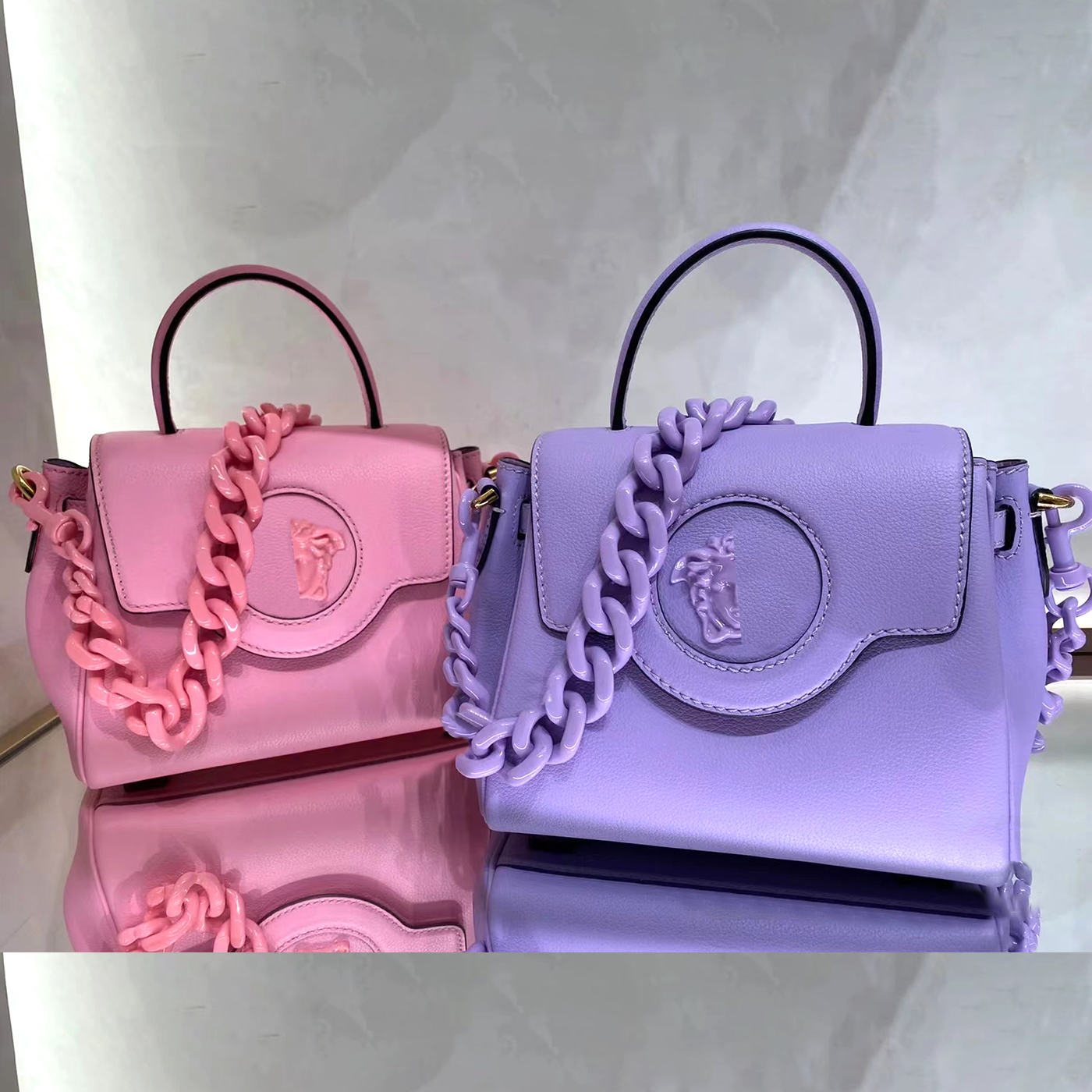 Luxury top handle tote Bag clutch classic lady La Medusa messenger Detachable shoulder strap Designer purses real leather womens mens famous hangbag CrossBody Bags, Purple
Luxury top handle tote Bag clutch classic lady La Medusa messenger Detachable shoulder strap Designer purses real leather womens mens famous hangbag CrossBody Bags, Purple
