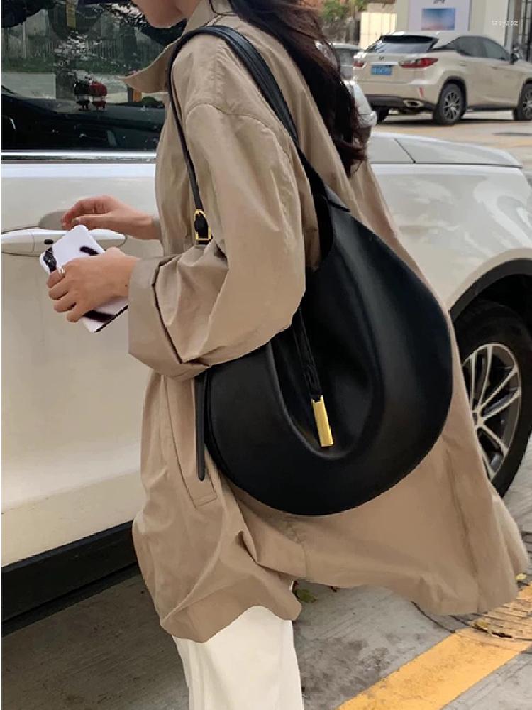 Evening Bags The Niche Can Be Praised For Making Dumplings One Shoulder Armpit Portable Crescent Cowhide Bag, Black
Evening Bags The Niche Can Be Praised For Making Dumplings One Shoulder Armpit Portable Crescent Cowhide Bag, Black