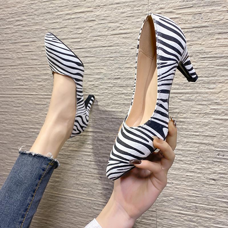 Dress Shoes Fashion Single Women's 2023 Spring And Autumn Striped Pointed Toe Color Matching Vertical Pattern High Heels Women, White black
Dress Shoes Fashion Single Women's 2023 Spring And Autumn Striped Pointed Toe Color Matching Vertical Pattern High Heels Women, White black