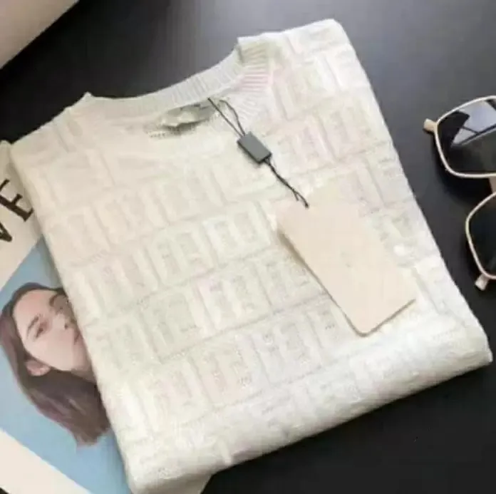 2023 designer t shirt beige women t shirt designer shirts women crew neck translucent high-end lace sexy women top long and shorts sleeve hollow out shirt lpm, No3
2023 designer t shirt beige women t shirt designer shirts women crew neck translucent high-end lace sexy women top long and shorts sleeve hollow out shirt lpm, No3