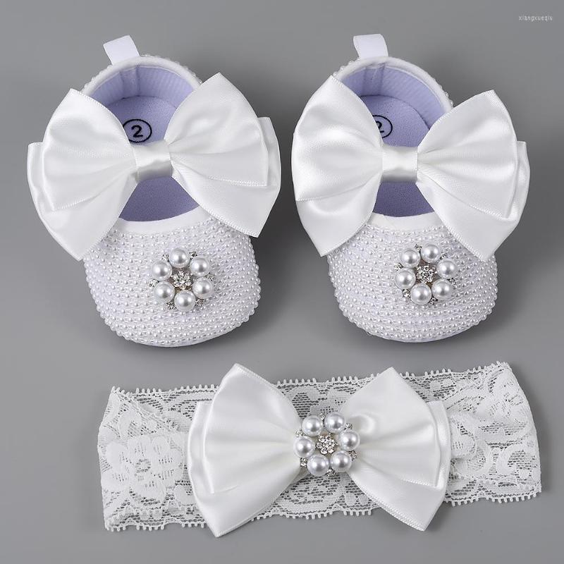 First Walkers Luxury Pearl Baby Girl Shoes Walker Headband Set Sparkle Bling Crystals Princess Shower Gift SH, Uk size s 0-6
First Walkers Luxury Pearl Baby Girl Shoes Walker Headband Set Sparkle Bling Crystals Princess Shower Gift SH, Uk size s 0-6