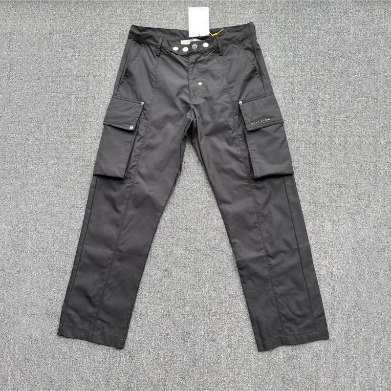 Men' Pants Fit 1017 Loose 9SM Buckle Men Women Multi Pockets ALYX Metal Button Cargo Trousers
Men' Pants Fit 1017 Loose 9SM Buckle Men Women Multi Pockets ALYX Metal Button Cargo Trousers