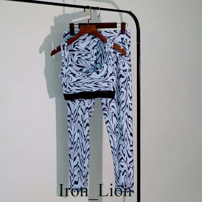 Intimates Sexy Bikini Womens Designer Bras Sets Swimsuits Summer Swimwear Two-Pieces Luxury Embroidery Letter Bathing Suit 4 Colors Asian Size S, Color 6
Intimates Sexy Bikini Womens Designer Bras Sets Swimsuits Summer Swimwear Two-Pieces Luxury Embroidery Letter Bathing Suit 4 Colors Asian Size S, Color 6