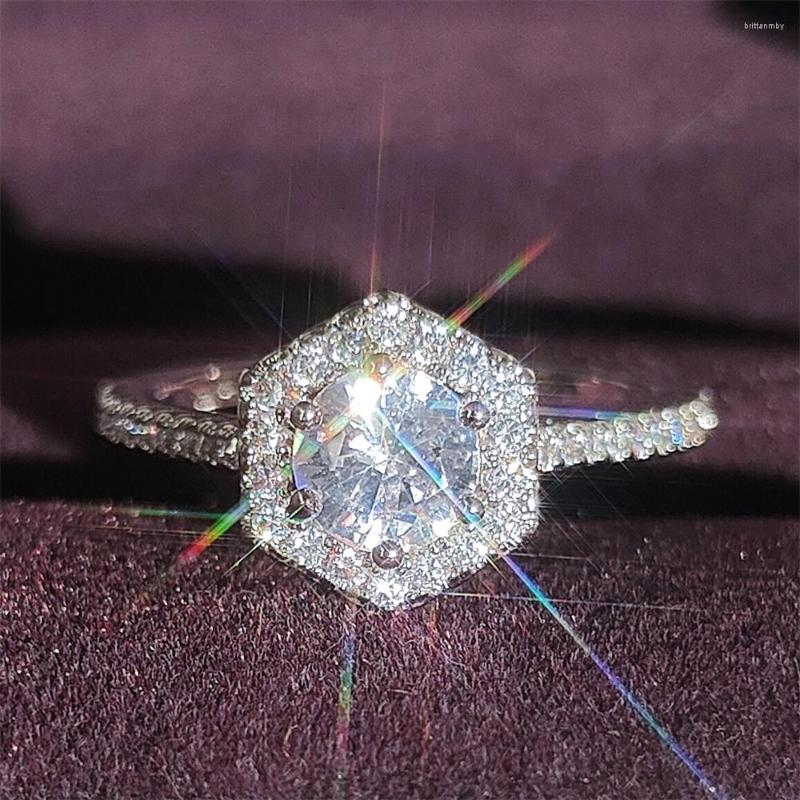 Wedding Rings 2023 Trendy Hexagon Silver Color Designer Engagement Ring For Women Anniversary Gift Jewelry Wholesale R6452
Wedding Rings 2023 Trendy Hexagon Silver Color Designer Engagement Ring For Women Anniversary Gift Jewelry Wholesale R6452