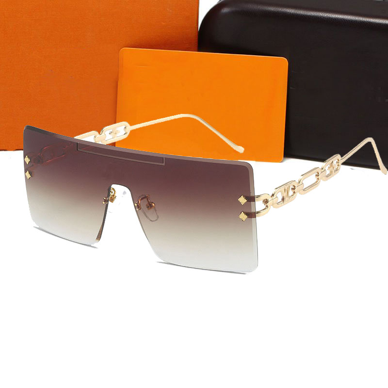 Classic Luxury Sunglasses Designer sunglasses Womens Men Luxury Sun Glasses Side Letters Sunproof Adumbral Beach Sunglass With box and Case
Classic Luxury Sunglasses Designer sunglasses Womens Men Luxury Sun Glasses Side Letters Sunproof Adumbral Beach Sunglass With box and Case