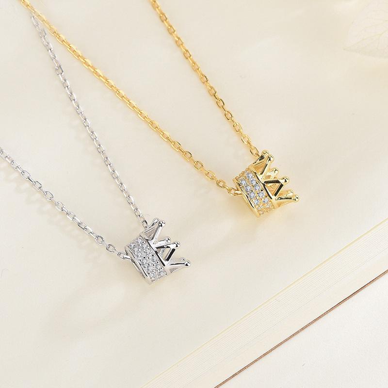 Pendant Necklaces Necklace For Women Crown Box Chain Simple Temperament Chic Clavicle Japan And South Korea Zircon Jewelry
Pendant Necklaces Necklace For Women Crown Box Chain Simple Temperament Chic Clavicle Japan And South Korea Zircon Jewelry