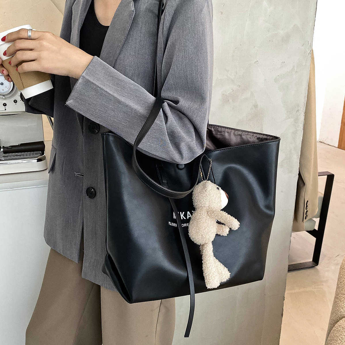 large capacity Tote bag 2023 new women's leisure small bear accessories shoulder women, Black9
large capacity Tote bag 2023 new women's leisure small bear accessories shoulder women, Black9
