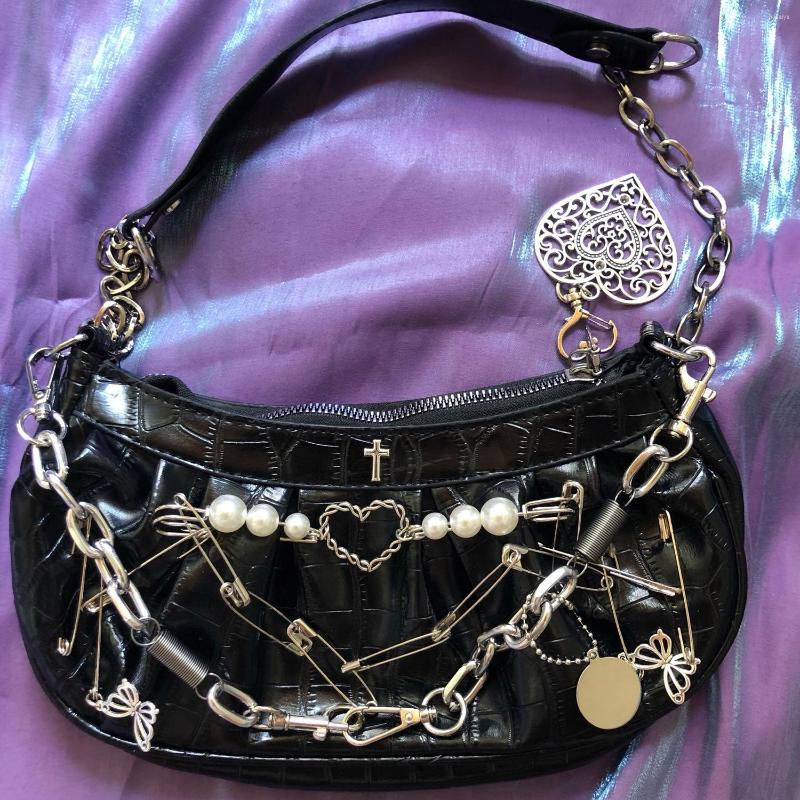 Evening Bags Y2k Shoulder Bag Woman Free Shiping Girl Vintage Cross Clip Pearl Chain Gothic Pleated Dumplings Handbag Female Clutch, Black
Evening Bags Y2k Shoulder Bag Woman Free Shiping Girl Vintage Cross Clip Pearl Chain Gothic Pleated Dumplings Handbag Female Clutch, Black