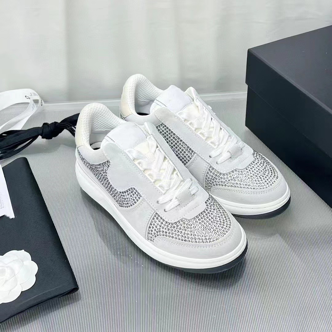 Women's fashion sports shoes hot diamond leather frosted leather lace up casual shoes
Women's fashion sports shoes hot diamond leather frosted leather lace up casual shoes