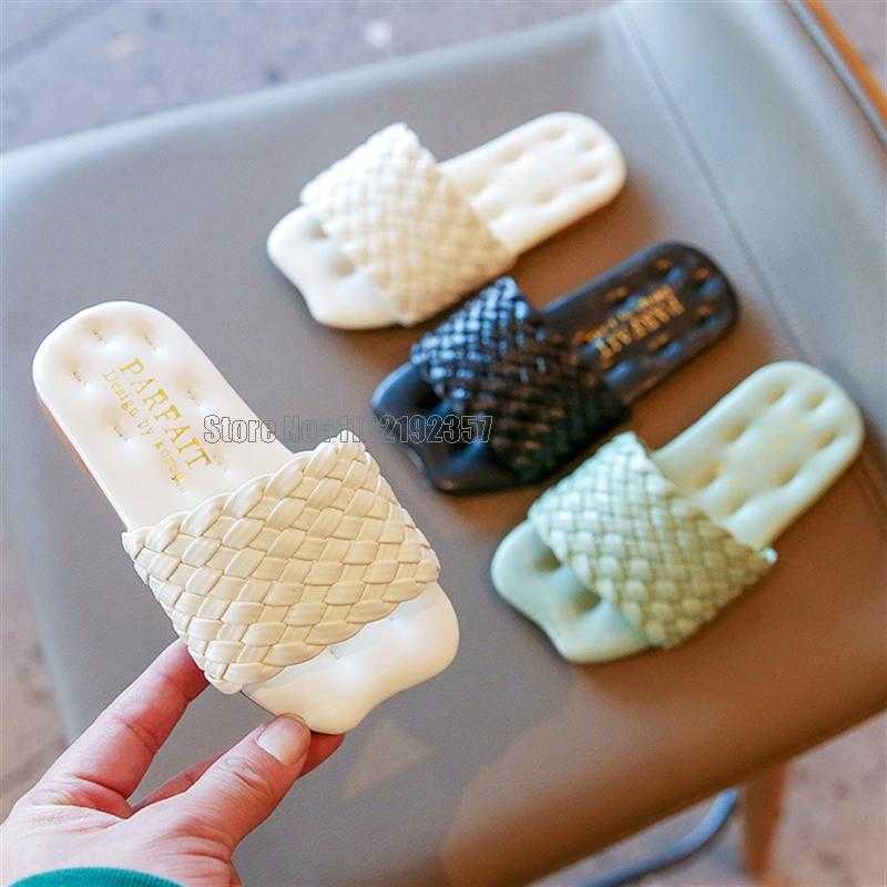 Slipper Girls Slippers Summer Children House Slides Swimming Bathroom Non-slip Beach Indoor Outdoor Fashion Shoes 0203, Beige
Slipper Girls Slippers Summer Children House Slides Swimming Bathroom Non-slip Beach Indoor Outdoor Fashion Shoes 0203, Beige
