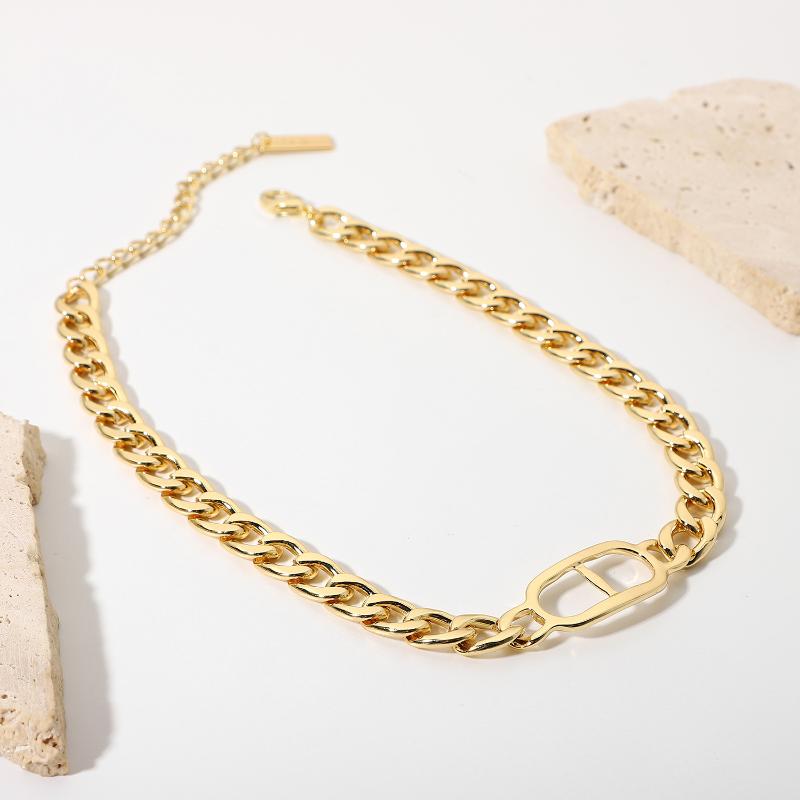 Choker Chokers Hip Fashion Metal Women Mens Jewelry 14K Gold Plated Pig Nose Buckle Thick Chunky Cuban Chain Necklaces For Unisex
Choker Chokers Hip Fashion Metal Women Mens Jewelry 14K Gold Plated Pig Nose Buckle Thick Chunky Cuban Chain Necklaces For Unisex