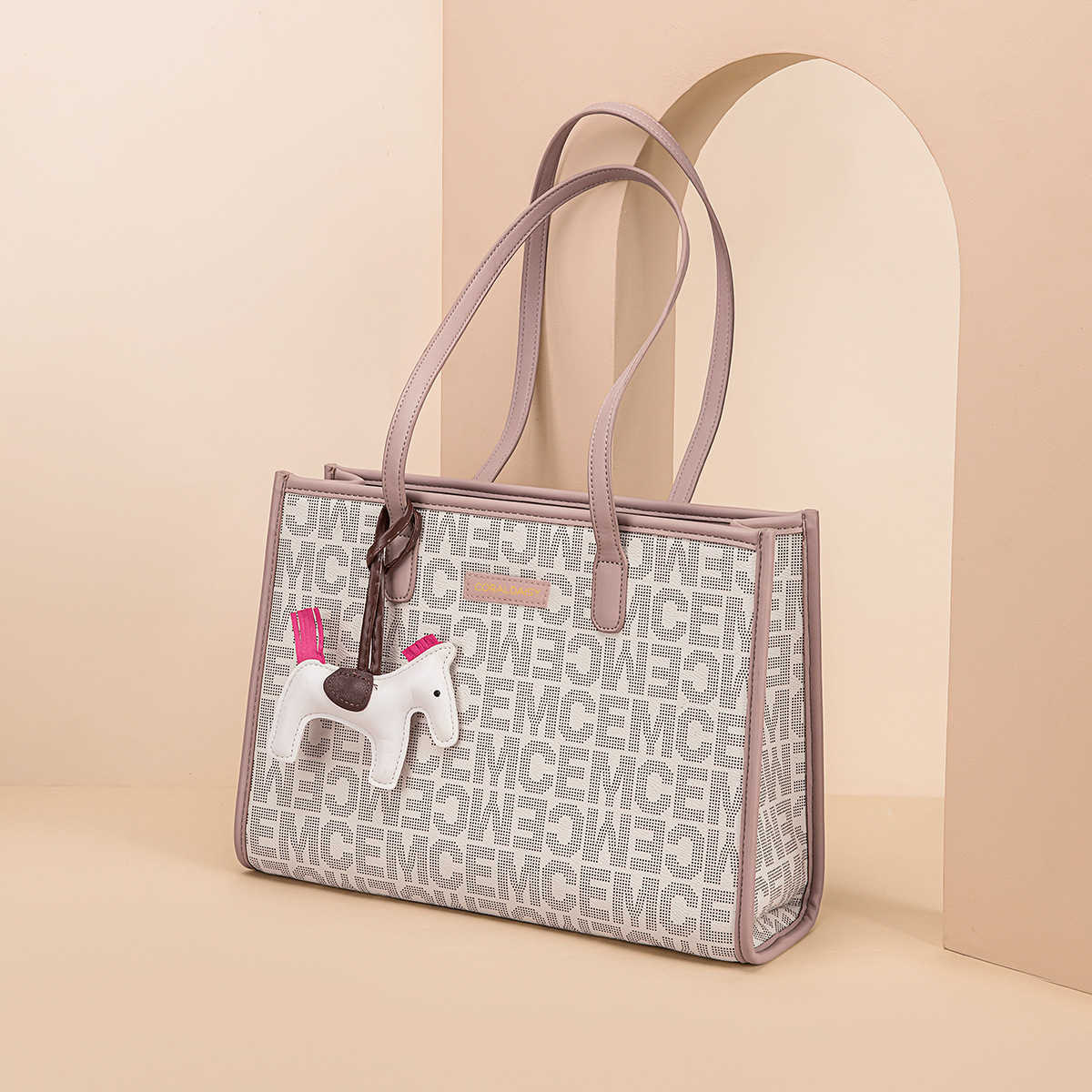 2023 Large capacity Tote bag Fashion bucket Text contrast shoulder Hand trend, Pale pink
2023 Large capacity Tote bag Fashion bucket Text contrast shoulder Hand trend, Pale pink