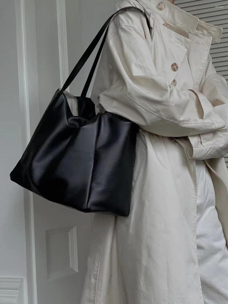 Evening Bags Niche Design Soft Cowhide Square Bucket Bag Single Shoulder Tote, Black 
Evening Bags Niche Design Soft Cowhide Square Bucket Bag Single Shoulder Tote, Black