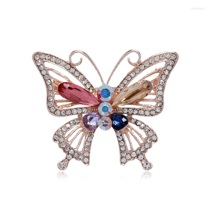 Brooches TANGTANG Exquisite Luxury High-end Hollow Butterfly Brooch Fashion Cute Elegant Crystal Gold Plated Jewelry Pins Bijoux
Brooches TANGTANG Exquisite Luxury High-end Hollow Butterfly Brooch Fashion Cute Elegant Crystal Gold Plated Jewelry Pins Bijoux