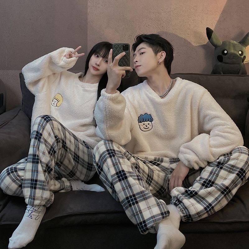 Women's Sleepwear Korean style couple pajama's autumn and winter thickened velvet coral household clothes warm men's twopiece 230203
Women's Sleepwear Korean style couple pajama's autumn and winter thickened velvet coral household clothes warm men's twopiece 230203