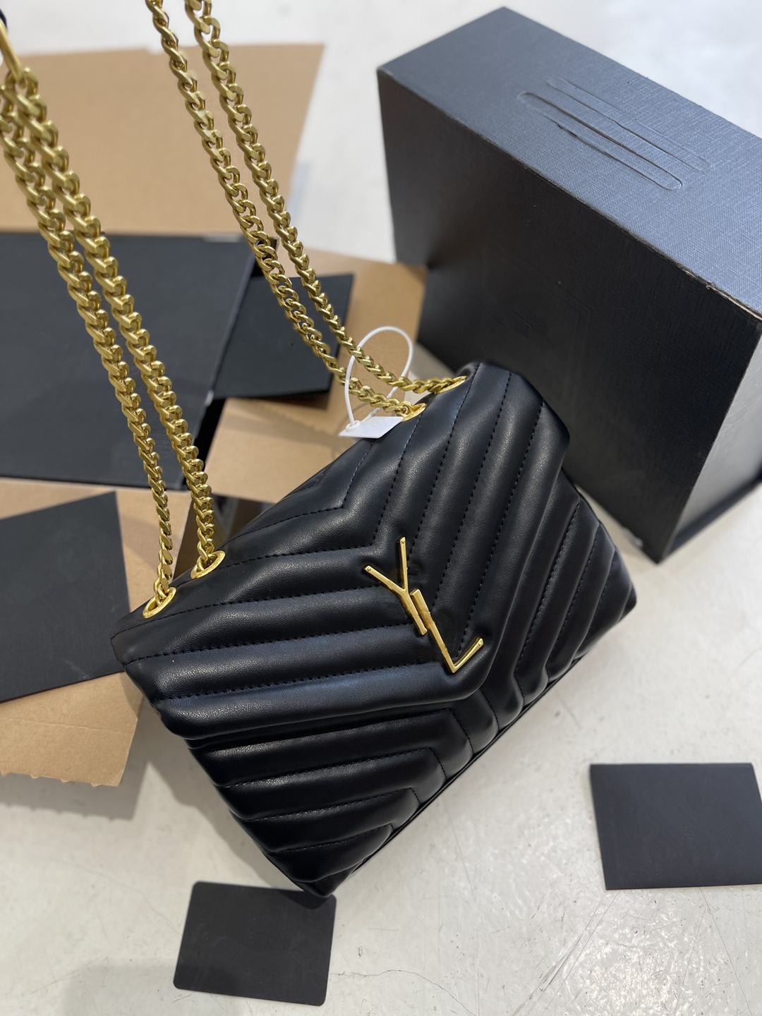 5A designer shoulder bag LOULOU chain bags black handbag classic diagonal striped quilted chain shoulder strap messenger bag
5A designer shoulder bag LOULOU chain bags black handbag classic diagonal striped quilted chain shoulder strap messenger bag