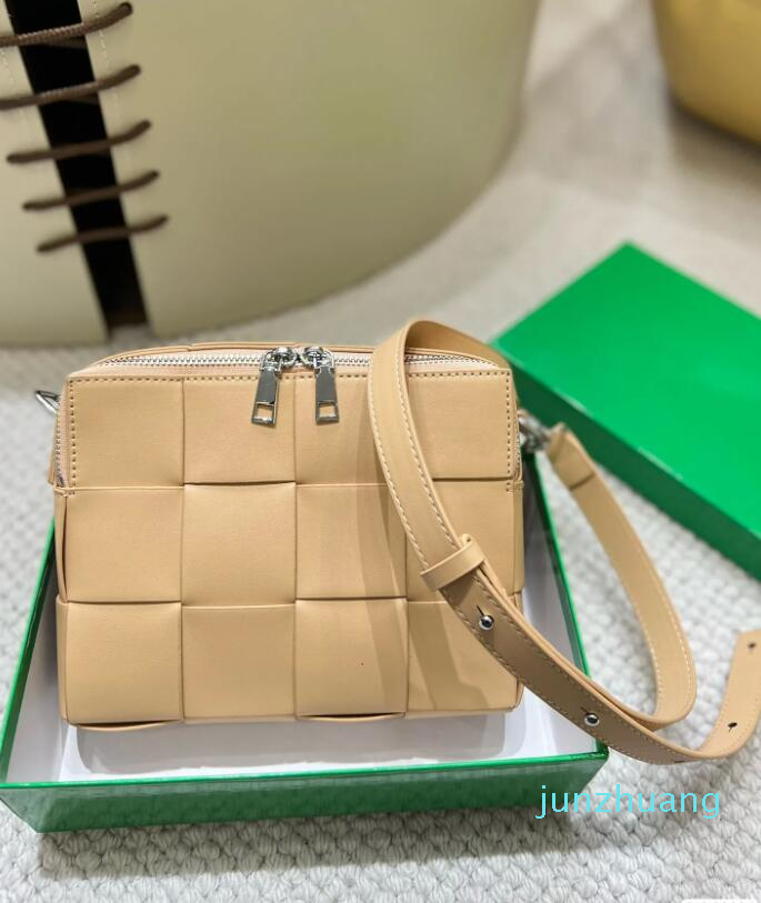 2023 bags designer Shoulder Bags handbag Bags cowhide 3 sheet designer bag messenger leather woven bag, Red
2023 bags designer Shoulder Bags handbag Bags cowhide 3 sheet designer bag messenger leather woven bag, Red