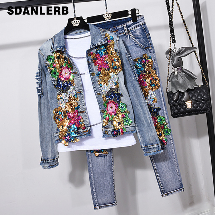 Women's Two Piece Pants European Style Denim Suit Fashion Outfit Women Flower Sequined Jacket Short Jeans Two-Piece Set Female 230202
Women's Two Piece Pants European Style Denim Suit Fashion Outfit Women Flower Sequined Jacket Short Jeans Two-Piece Set Female 230202