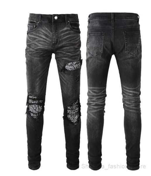 Mens Jeans Slim Distressed Denim White Designer Leather Pants with Holes Letters Torn Tattered Knee Ripped for Man Skinny Straight Leg 113size 28-36
Mens Jeans Slim Distressed Denim White Designer Leather Pants with Holes Letters Torn Tattered Knee Ripped for Man Skinny Straight Leg 113size 28-36