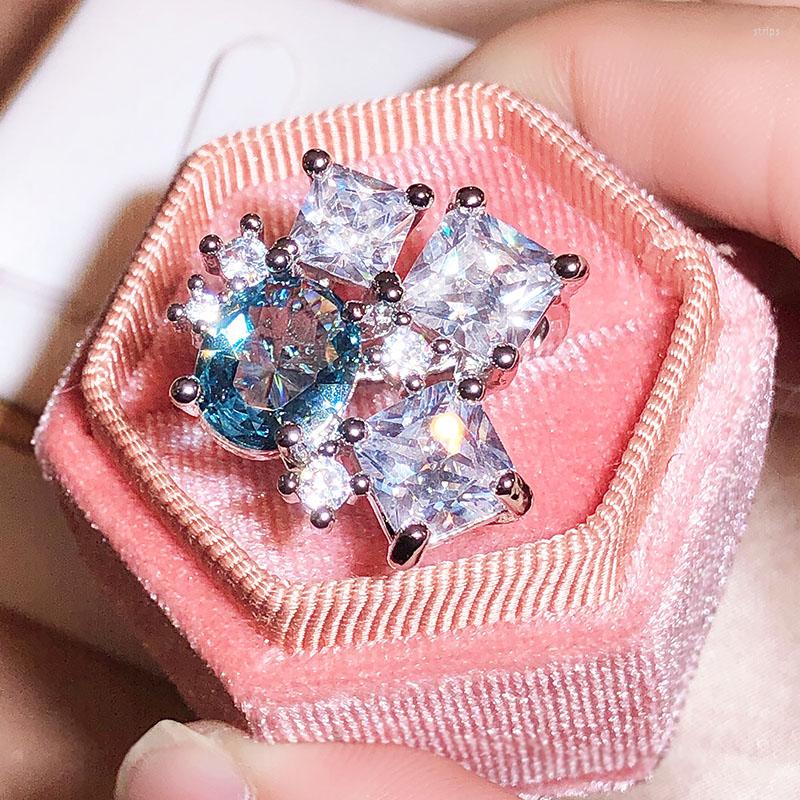 Cluster Rings Luxury Oval Sapphire Three Square Full Diamond Couple For Women Blue Flowers Geometric Christmas Banquet Gift Jewelry
Cluster Rings Luxury Oval Sapphire Three Square Full Diamond Couple For Women Blue Flowers Geometric Christmas Banquet Gift Jewelry