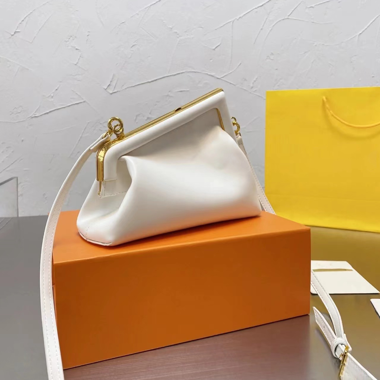 Luxurys Designers Genuine Leather large Boston bag luxury crossbody make up shoulder strap Women's clutch men Fashion wallet tote classic travel toiletry bags, White
Luxurys Designers Genuine Leather large Boston bag luxury crossbody make up shoulder strap Women's clutch men Fashion wallet tote classic travel toiletry bags, White