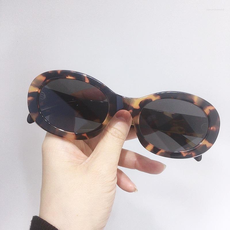 Sunglasses 2023 Unisex High Quality Plate Street Shooting Retro Oval Nylon Lens For Female Sunshade Fashion Glasses
Sunglasses 2023 Unisex High Quality Plate Street Shooting Retro Oval Nylon Lens For Female Sunshade Fashion Glasses