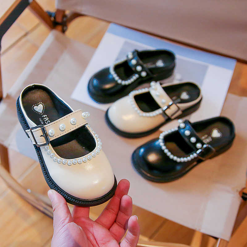 Slipper Cute Leather Shoes for Girls Glossy with Pearls Children Simple Retro British Style All-match Casual Princess Slippers 2022 New 0203, Beige
Slipper Cute Leather Shoes for Girls Glossy with Pearls Children Simple Retro British Style All-match Casual Princess Slippers 2022 New 0203, Beige