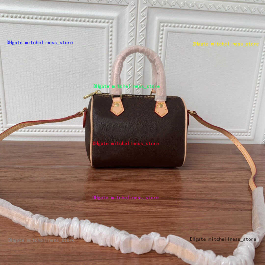 Designer Luxury shoulder Mini cute handbag leather shoulder cross bags 16cm Female NANO bucket brown flower mini pillow CLUCH BAG, M61252
Designer Luxury shoulder Mini cute handbag leather shoulder cross bags 16cm Female NANO bucket brown flower mini pillow CLUCH BAG, M61252