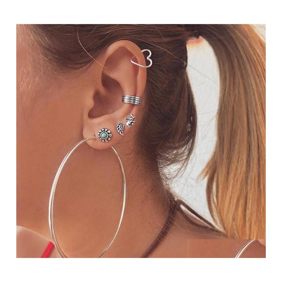 Stud Big Circle Hoop Earrings Heart Leaf Turquoise Set For Women Fashion Geometric Earring 6 Pieces Party Drop Delivery Jewelry Otmbp
Stud Big Circle Hoop Earrings Heart Leaf Turquoise Set For Women Fashion Geometric Earring 6 Pieces Party Drop Delivery Jewelry Otmbp