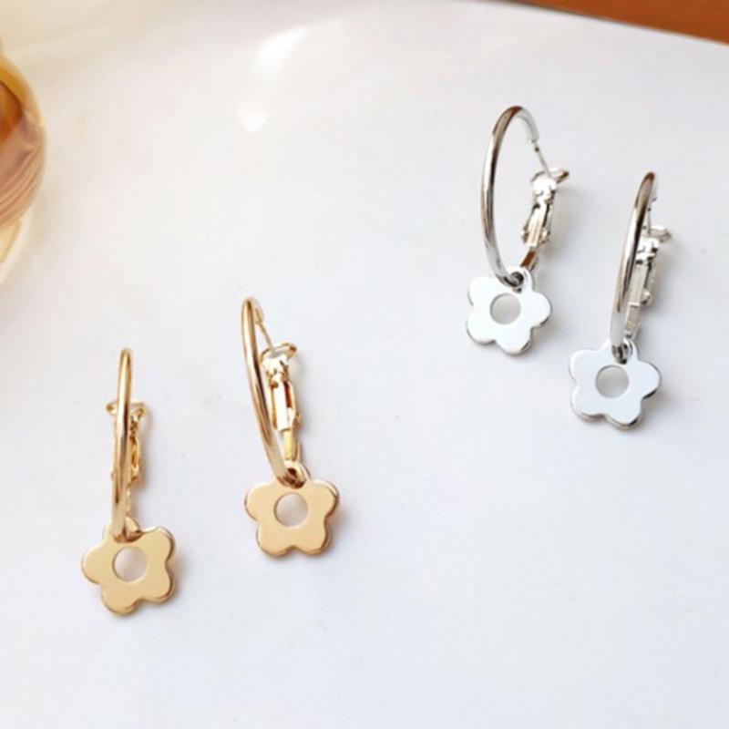Hoop Earrings & Huggie Alloy 1 Pair Charming Flower Plant Earring Ornament Sweet For GiftsHoop
Hoop Earrings & Huggie Alloy 1 Pair Charming Flower Plant Earring Ornament Sweet For GiftsHoop