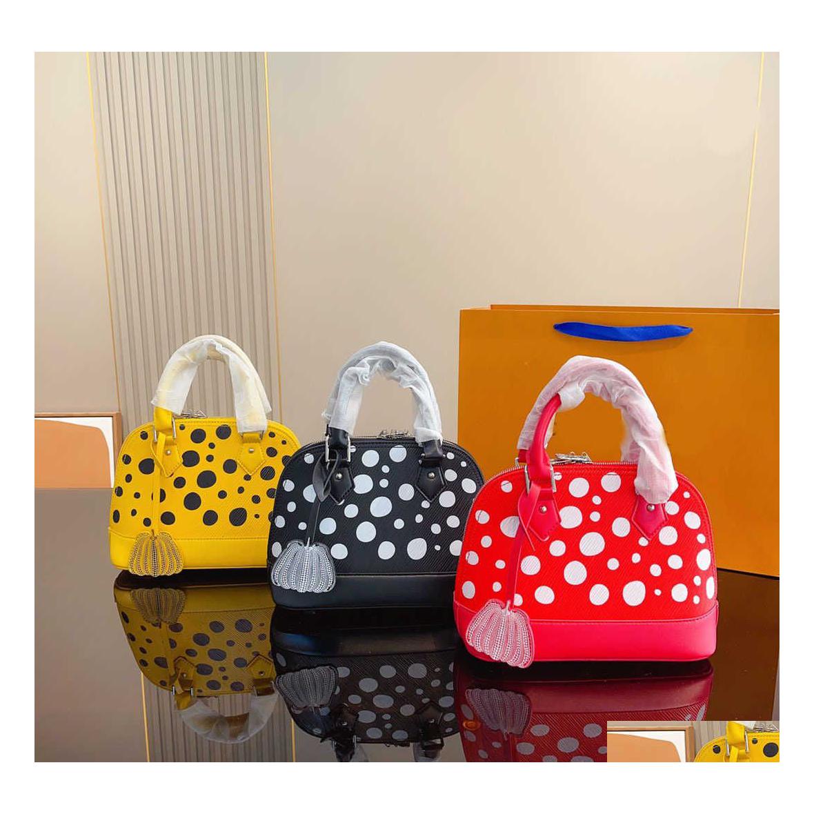 Shoulder Bags Designer Crossbody Women Seashell Bag Luxurys Handbags Shoder Womens Fashion Classic Handbag Drop Delivery Lage Accesso Dhqk5, Lgk01 24x11x18cm
Shoulder Bags Designer Crossbody Women Seashell Bag Luxurys Handbags Shoder Womens Fashion Classic Handbag Drop Delivery Lage Accesso Dhqk5, Lgk01 24x11x18cm