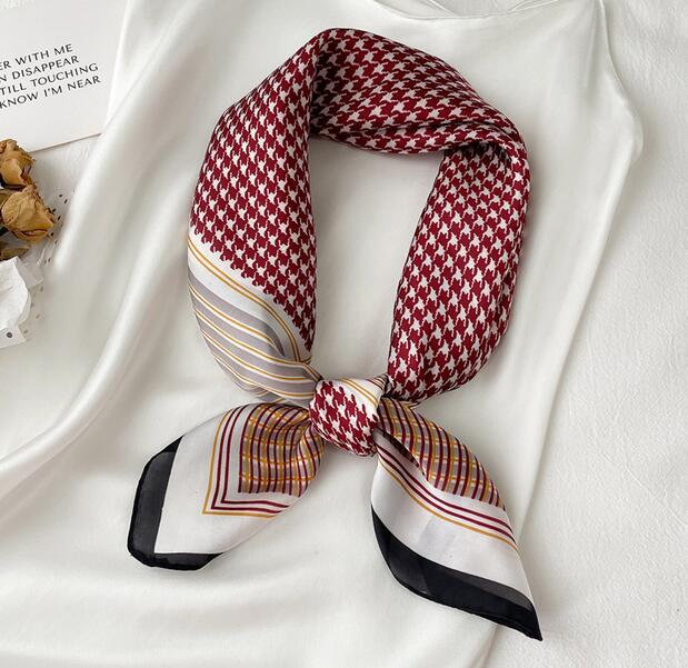 70-70cm Print Floral Silk Scarf Headband for Women Fashion Long Handle Bag Scarves Shoulder Tote Luggage Ribbon Head Wraps
70-70cm Print Floral Silk Scarf Headband for Women Fashion Long Handle Bag Scarves Shoulder Tote Luggage Ribbon Head Wraps