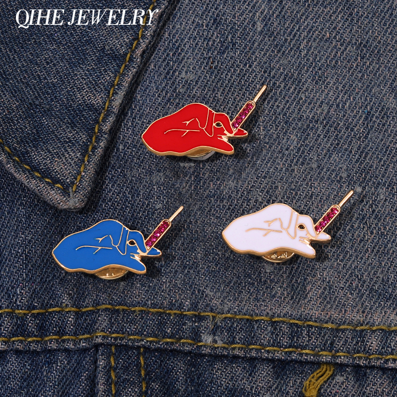 Syringes Brooch Hands Enamel Pin Metal Crystal Badge Doctor Nurse Medical Sweater Accessories Custom Jewelry Gifts Wholesale
Syringes Brooch Hands Enamel Pin Metal Crystal Badge Doctor Nurse Medical Sweater Accessories Custom Jewelry Gifts Wholesale