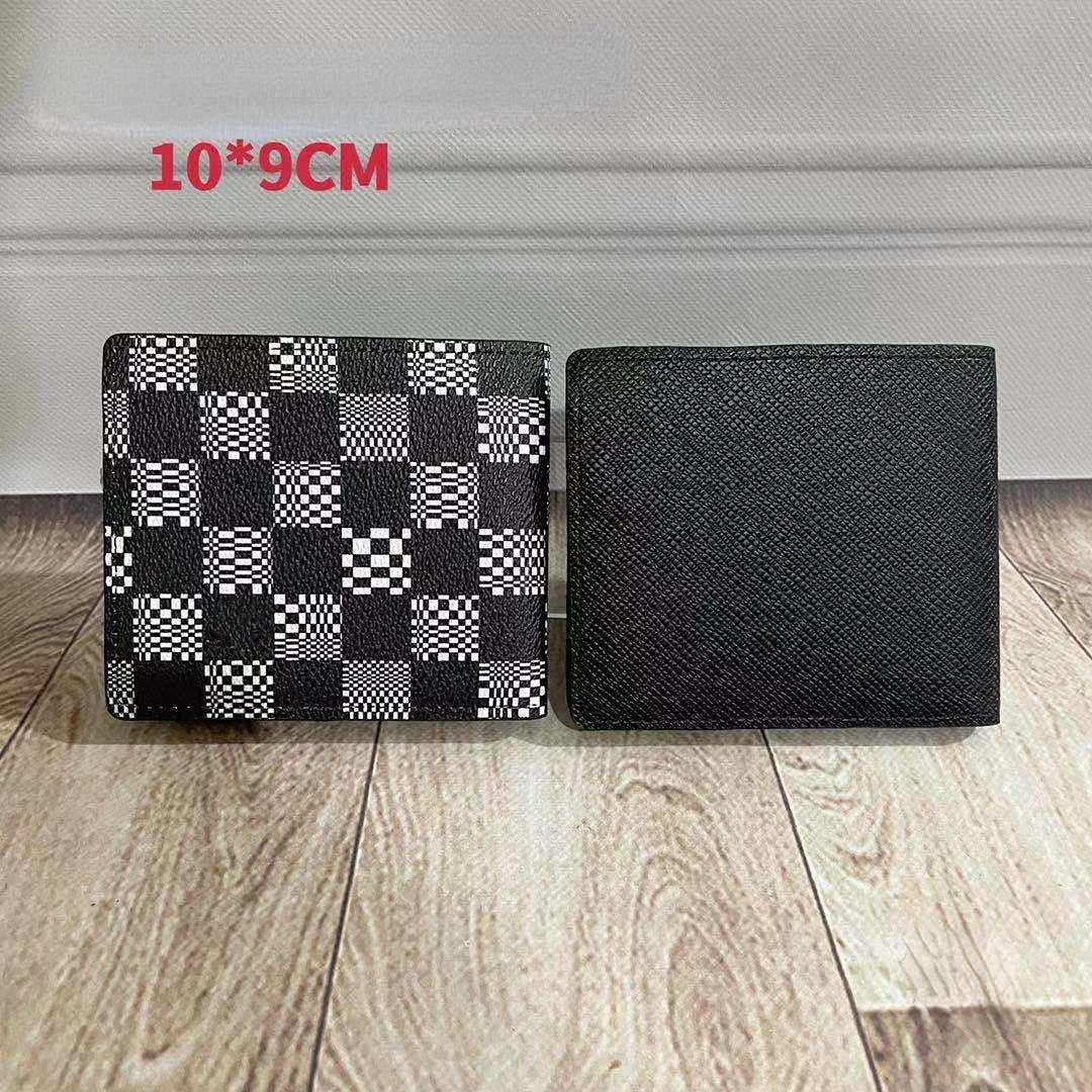 Classic Men's Wallet Solid Color Embossed Small Wallets Wear-Resistant Horizontal Square Purses Mosaic Cross Pattern, Aspic
Classic Men's Wallet Solid Color Embossed Small Wallets Wear-Resistant Horizontal Square Purses Mosaic Cross Pattern, Aspic