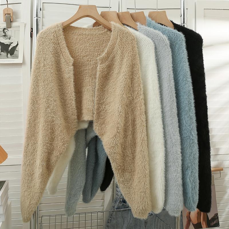 Women's Knits 2023 Fashion Temperament Solid Color V-neck Plush Knitting Cardigan Coat Top Casual Versatile Long Sleeve Sweater Women
Women's Knits 2023 Fashion Temperament Solid Color V-neck Plush Knitting Cardigan Coat Top Casual Versatile Long Sleeve Sweater Women