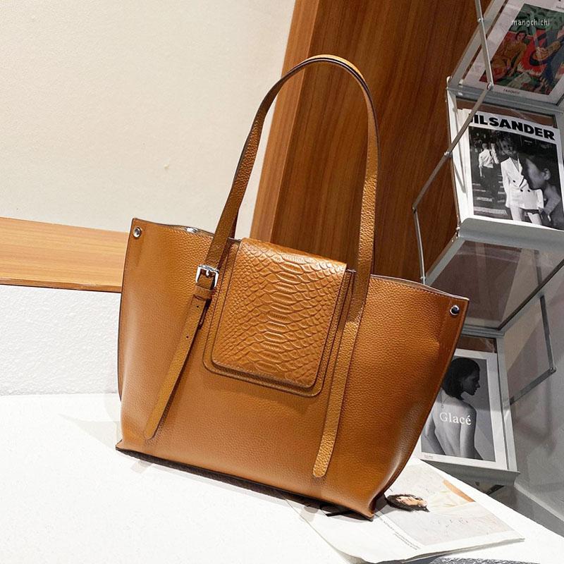 Evening Bags Genuine Leather HandBags 2023 Trend Large-Capacity Tote Bag Shoulder Luxury Handbag Designer, Blue
Evening Bags Genuine Leather HandBags 2023 Trend Large-Capacity Tote Bag Shoulder Luxury Handbag Designer, Blue