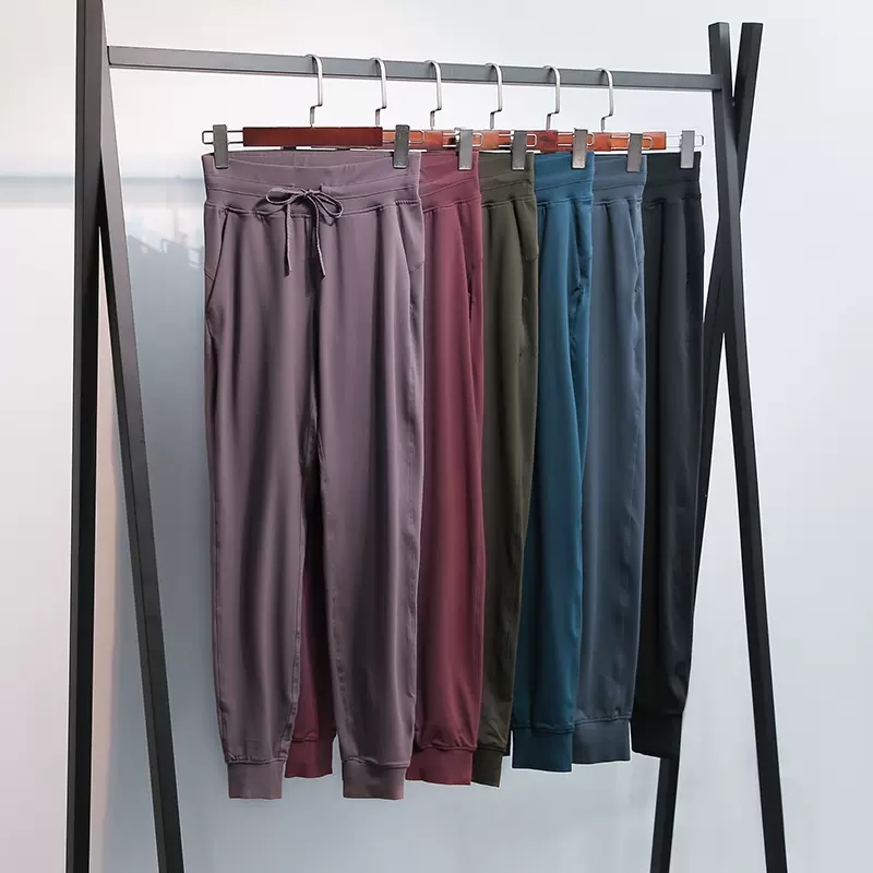 Sports Yoga pants women's autumn and winter loose-fitting pants nude yoga pants quick-drying closing running casual fitness pants, Midnight blue
Sports Yoga pants women's autumn and winter loose-fitting pants nude yoga pants quick-drying closing running casual fitness pants, Midnight blue