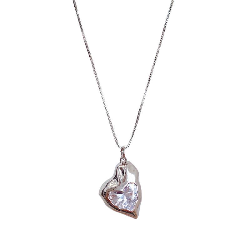 Pendant Necklaces Irregular Heart Imitation Crystal Necklace For Women Silver Color Clavicle Chain Short 2023 Fashion JewelryPendant
Pendant Necklaces Irregular Heart Imitation Crystal Necklace For Women Silver Color Clavicle Chain Short 2023 Fashion JewelryPendant