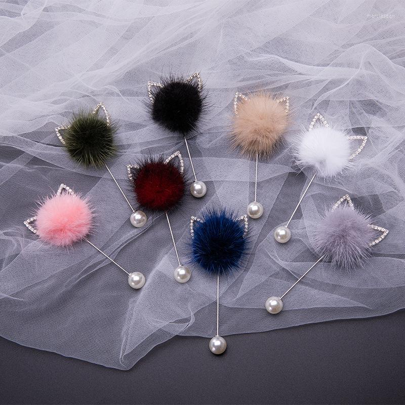 Brooches Novel Personality Simple Mink Hair Ball Ladies Coat Cardigan Accessories One-word Brooch Pin Pearl Corsage Jewelry
Brooches Novel Personality Simple Mink Hair Ball Ladies Coat Cardigan Accessories One-word Brooch Pin Pearl Corsage Jewelry