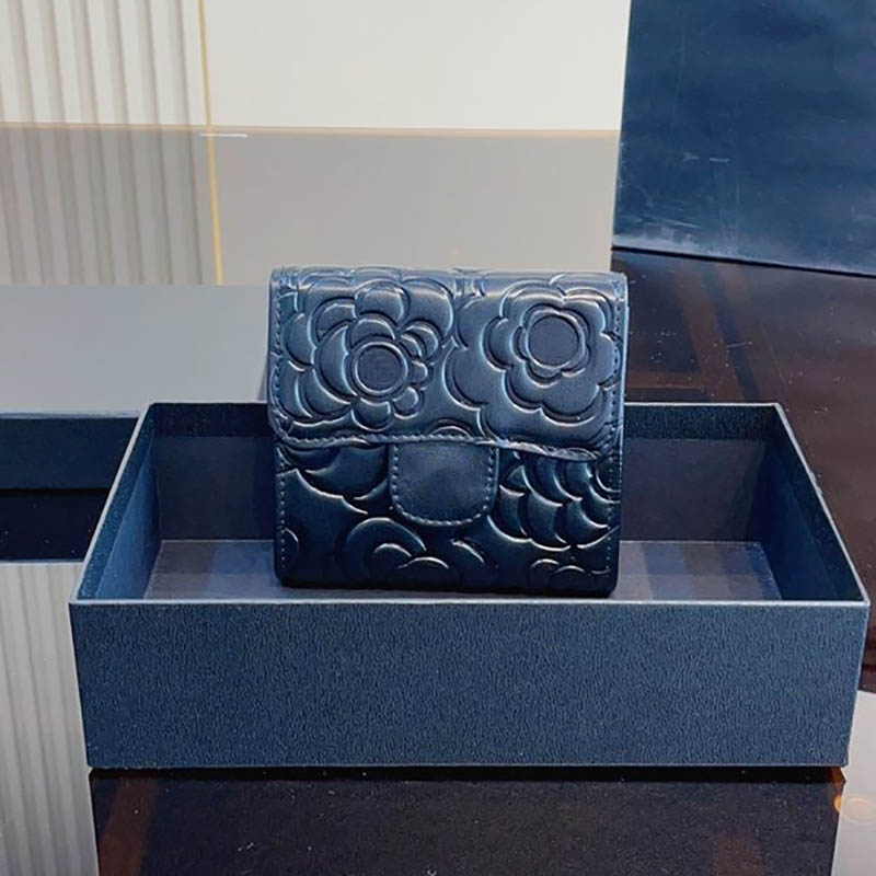 France Women Camellia Embossed Classic Wallet Bag Mini Card Holder Leather Quilted Designer Purse Club Luxury Sacache Multi Pochettes Coin Purse Borsa Pochette 11C, Black
France Women Camellia Embossed Classic Wallet Bag Mini Card Holder Leather Quilted Designer Purse Club Luxury Sacache Multi Pochettes Coin Purse Borsa Pochette 11C, Black