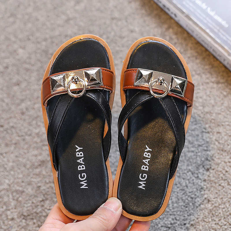 Slipper 2022 Summer New Style Kids Drag Pin Foot Vacation Beach Wear Girls Flat Sandals and Slippers Sequins Non-slip Hot for Children 0203, Black
Slipper 2022 Summer New Style Kids Drag Pin Foot Vacation Beach Wear Girls Flat Sandals and Slippers Sequins Non-slip Hot for Children 0203, Black