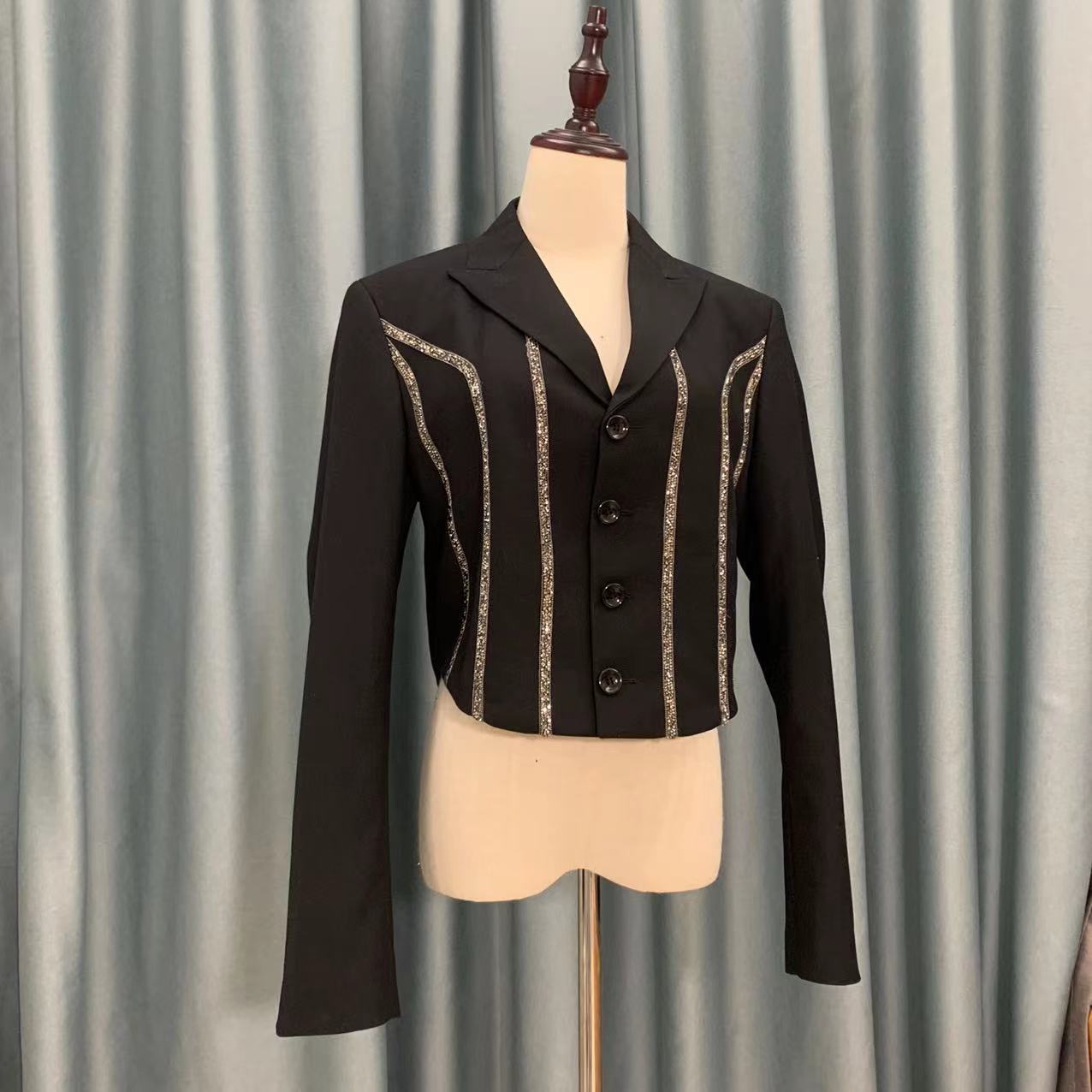 Women's Suits Blazers jungkook merchandise casual short suit kpop PERMISSION TO DANCE ON STAGE IN LAS VEGAS singing costume 230203, Black
Women's Suits Blazers jungkook merchandise casual short suit kpop PERMISSION TO DANCE ON STAGE IN LAS VEGAS singing costume 230203, Black