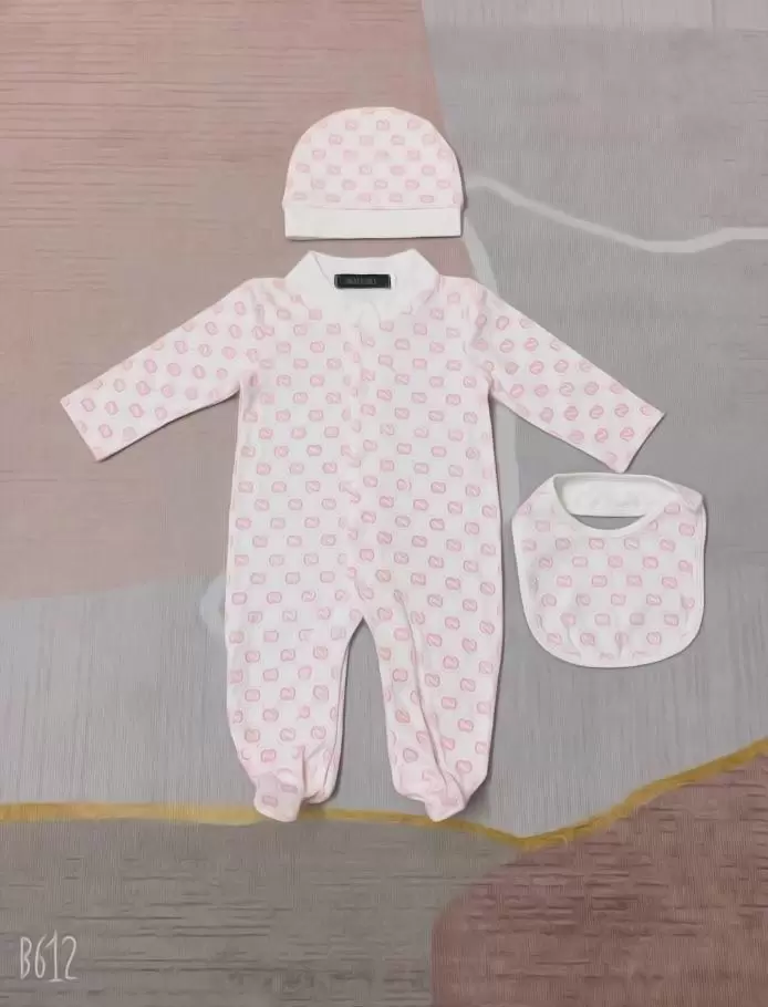 2023 100%cotton baby Rompers boy girl kids designer 1-2 years Newborn summer short sleeves jumpsuit hat Bibs 3 piece set
2023 100%cotton baby Rompers boy girl kids designer 1-2 years Newborn summer short sleeves jumpsuit hat Bibs 3 piece set