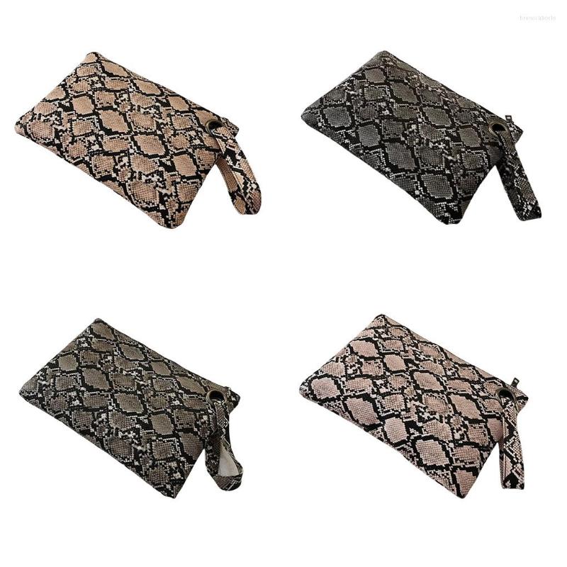 Evening Bags Large Capacity Clutch Bag Purse Exquisite Female PU Leather Handbag Casual Snake Pattern Pouch Ladies Banquet, Black
Evening Bags Large Capacity Clutch Bag Purse Exquisite Female PU Leather Handbag Casual Snake Pattern Pouch Ladies Banquet, Black