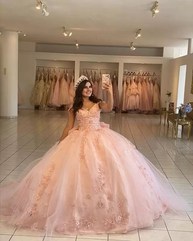 Pink Light Quinceanera Dresses Lace Applique Beaded Ruffles Spaghetti Straps Bow Corset Back Custom Made Tulle Sweet Princess Pageant Ball Gown