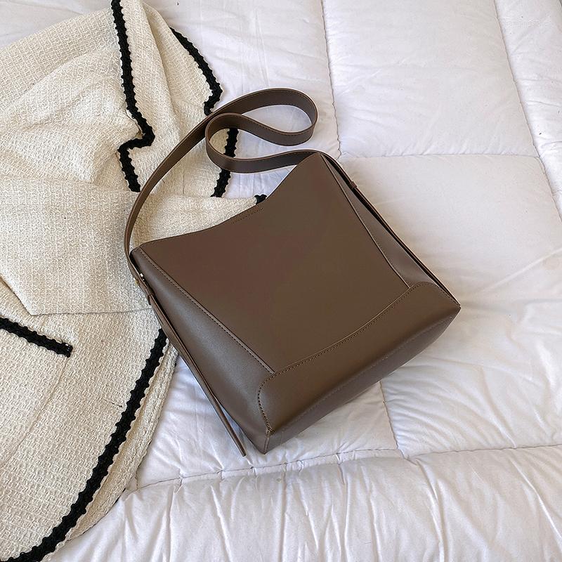 Evening Bags Vintage Fashion Bucket Women 2023 High-Quality Texture Chic Shoulder Simple Solid Color Crossbody, Black
Evening Bags Vintage Fashion Bucket Women 2023 High-Quality Texture Chic Shoulder Simple Solid Color Crossbody, Black